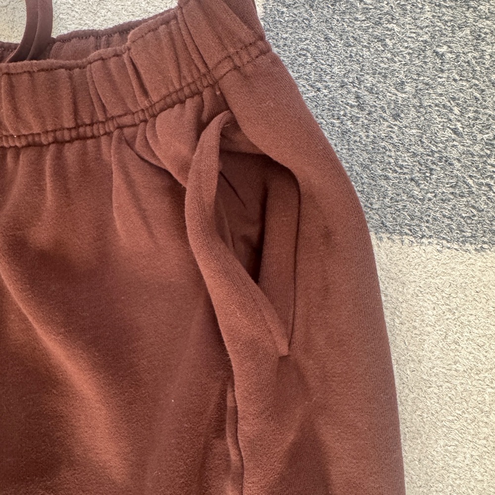 Women’s’ Brown Lululemon Joggers - Picture 4 of 12